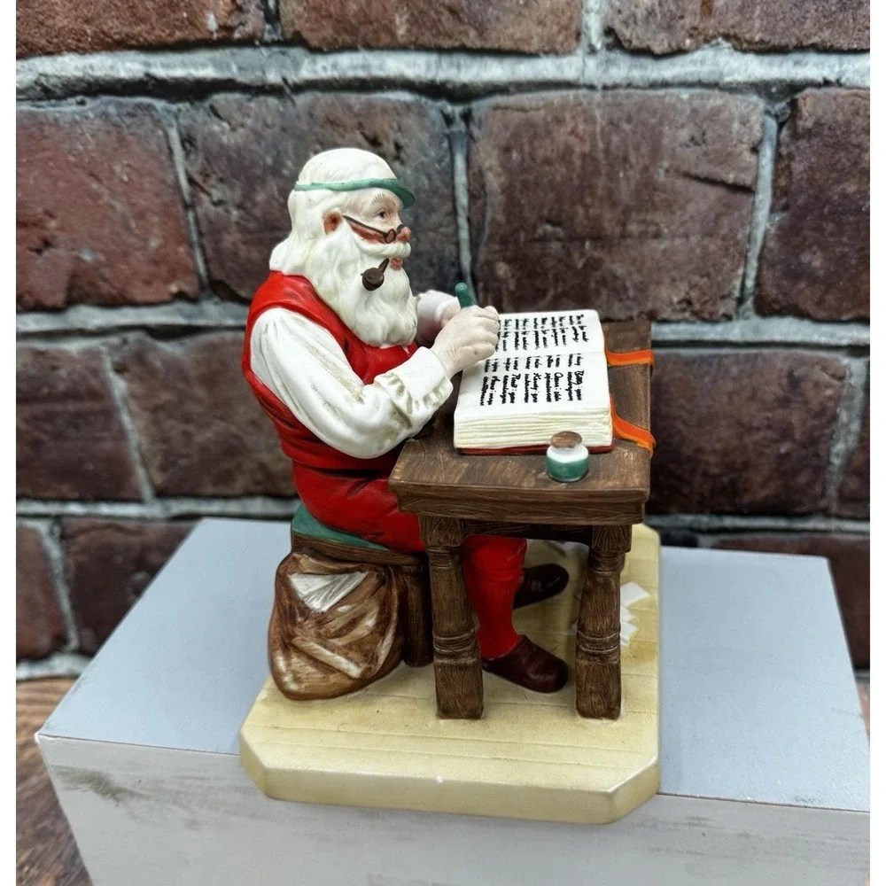The Norman Rockwell‎ Museum Christmas Figurine 